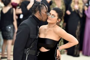 Kylie Jenner có con thứ hai với bạn trai sau vài tháng tái hợp