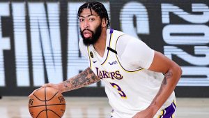 Anthony Davis không hài lòng với lối chơi của Schroder