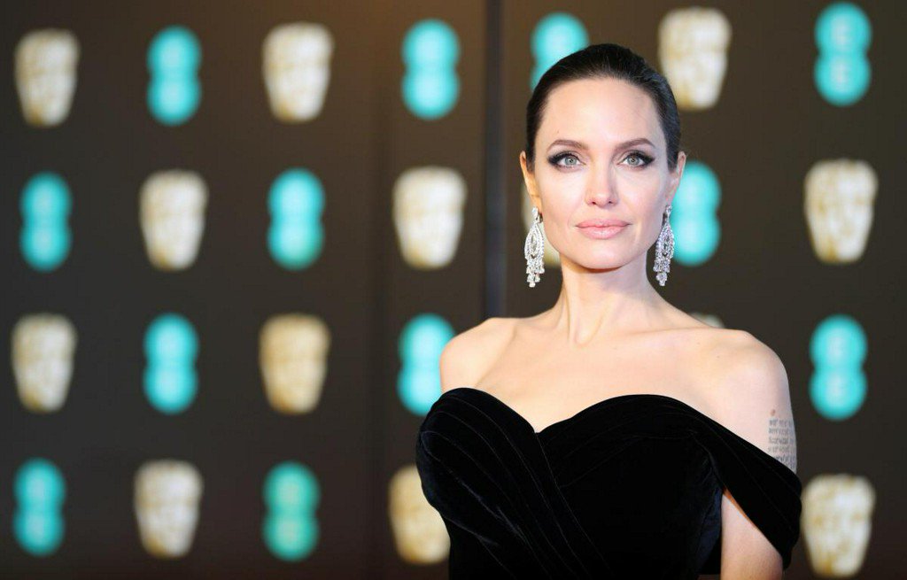 Angelina Jolie đã phải trải qua nhiều khó khăn và biến cố trong cuộc sống