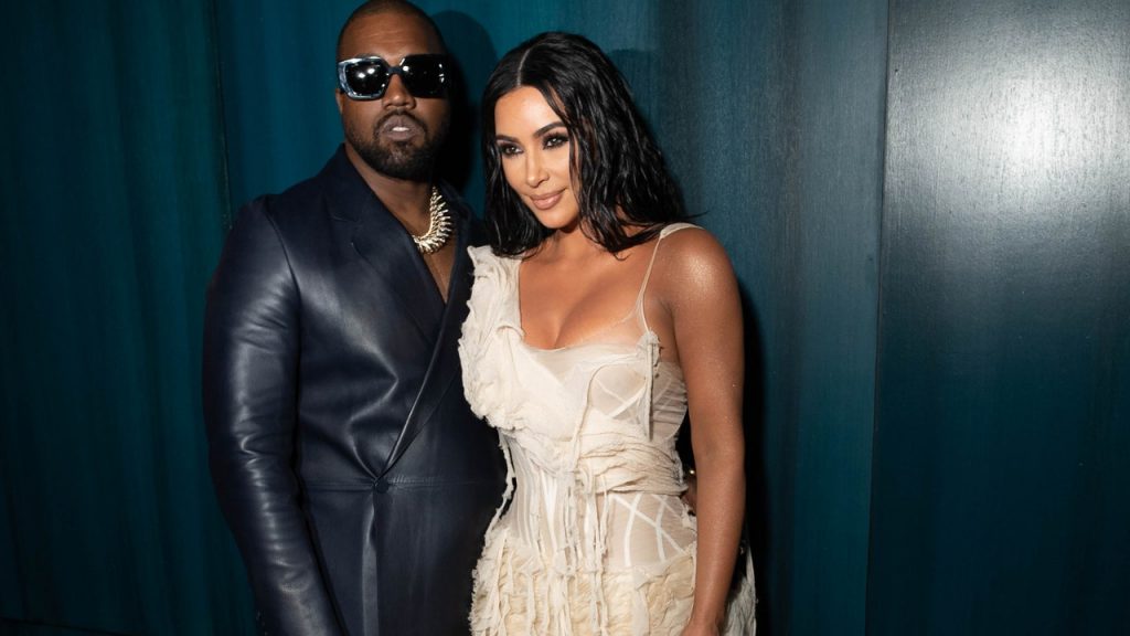 Kim Kardashian nhiều lần đến ủng hộ show mới của Kanye West